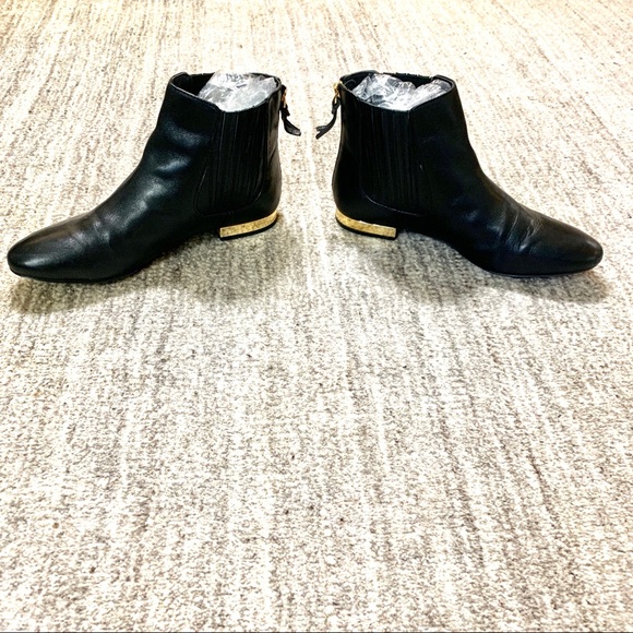 NWOT SIZE 9 booties - Picture 7 of 8